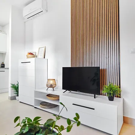 Relaxing Oasis For Digital Nomads With Pool Διαμέρισμα *