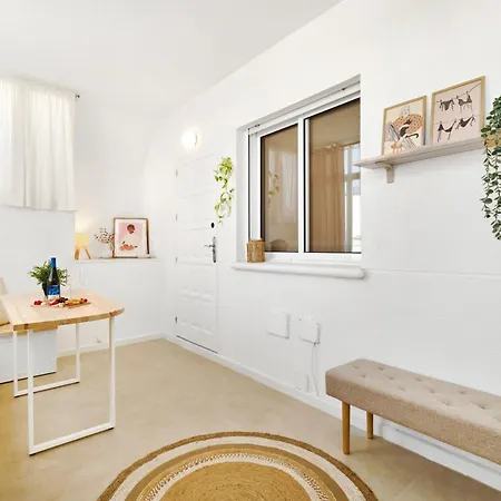 Relaxing Oasis For Digital Nomads With Pool Torrevieja