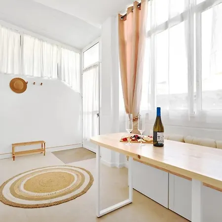 Relaxing Oasis For Digital Nomads With Pool Torrevieja