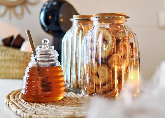 Relaxing Oasis For Digital Nomads With Pool Торевьиа