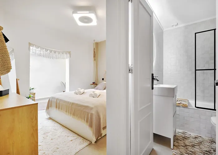 Relaxing Oasis For Digital Nomads With Pool Апартаменты *