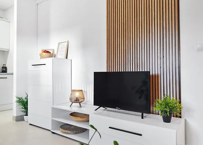 Relaxing Oasis For Digital Nomads With Pool Апартаменты *