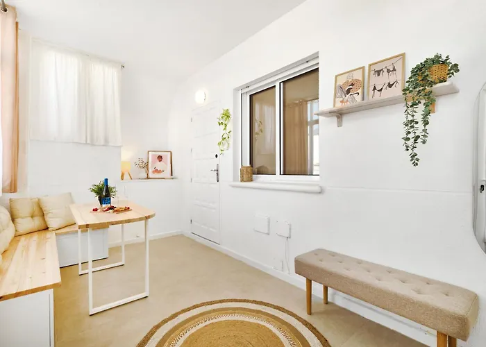 Relaxing Oasis For Digital Nomads With Pool Торевьиа